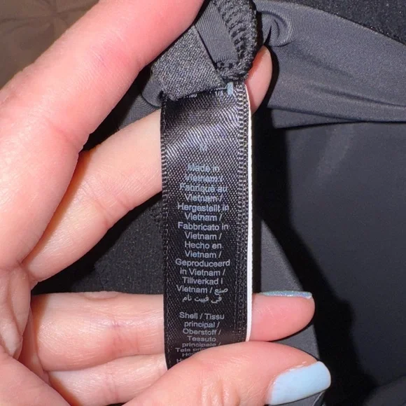 SKIMS Hip Enhancing Padded Short - Picture 6 of 7